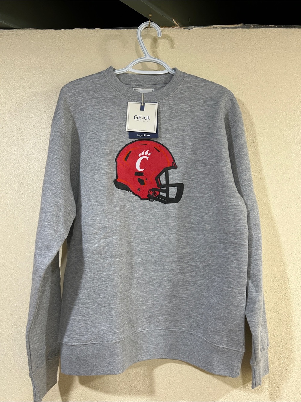 Good Looking Cincinnati Bearcats, Men’s Large , NWT, Retail $62